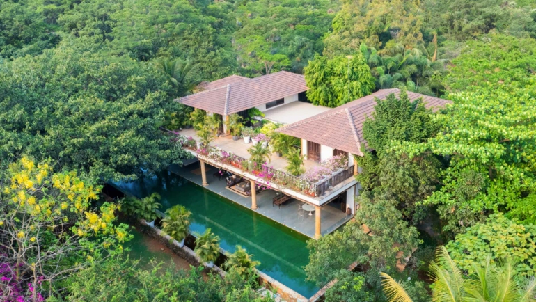 luxury pool villa in Alibaug