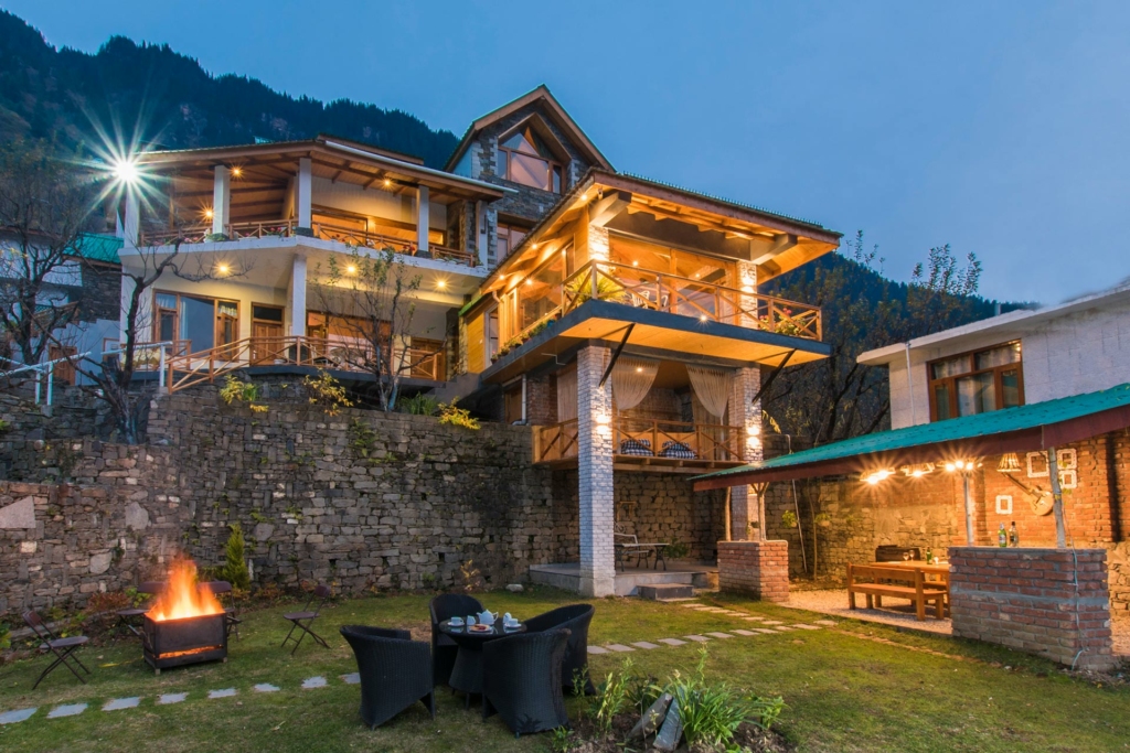 villas in manali, one of the best places to visit in june