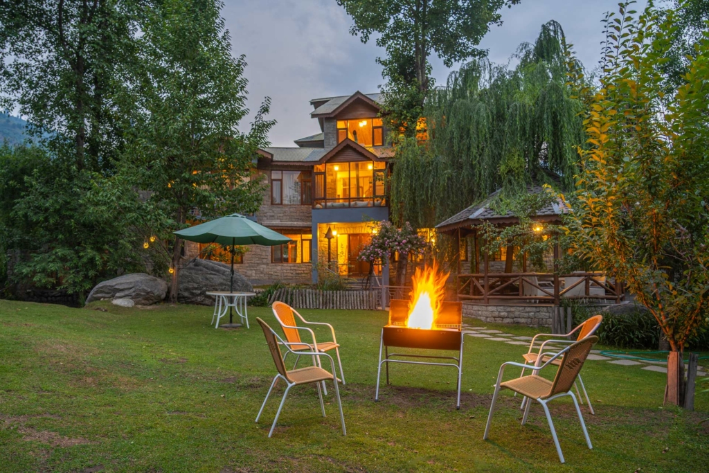 stayvista villas in manali