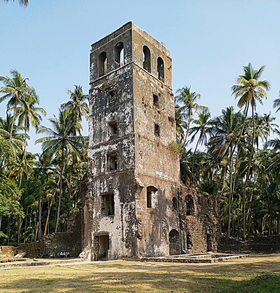 revdanda fort near alibaug