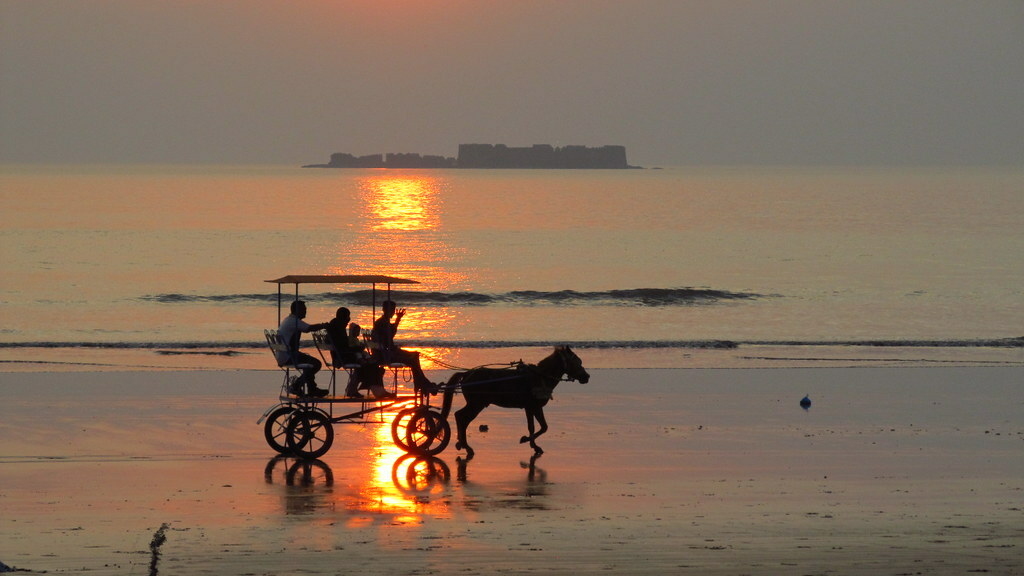 Alibaug beach is one of the best thing to do in Alibaug