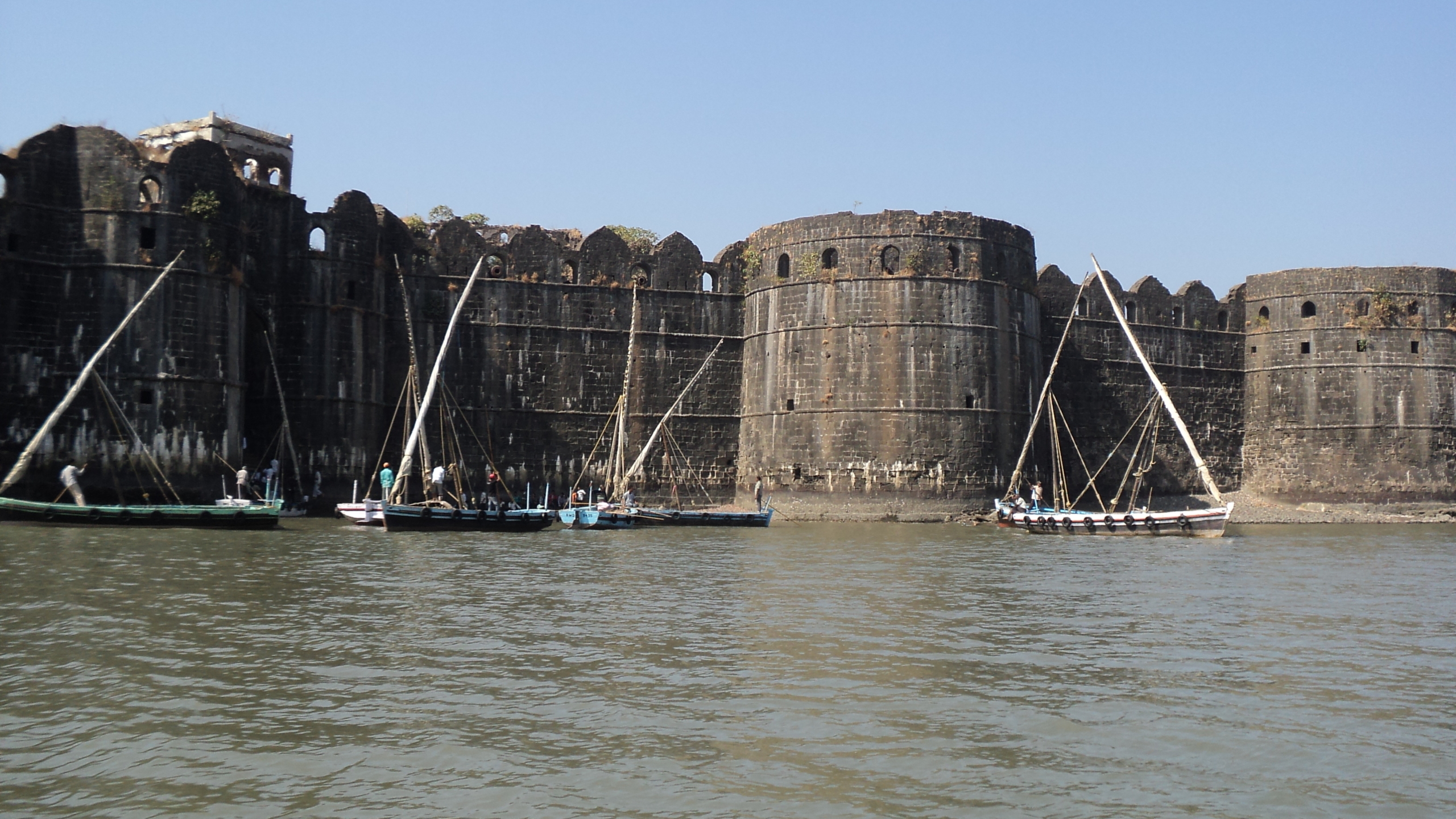 Murud-Janijra Fort is one of the best thing to do in Alibaug