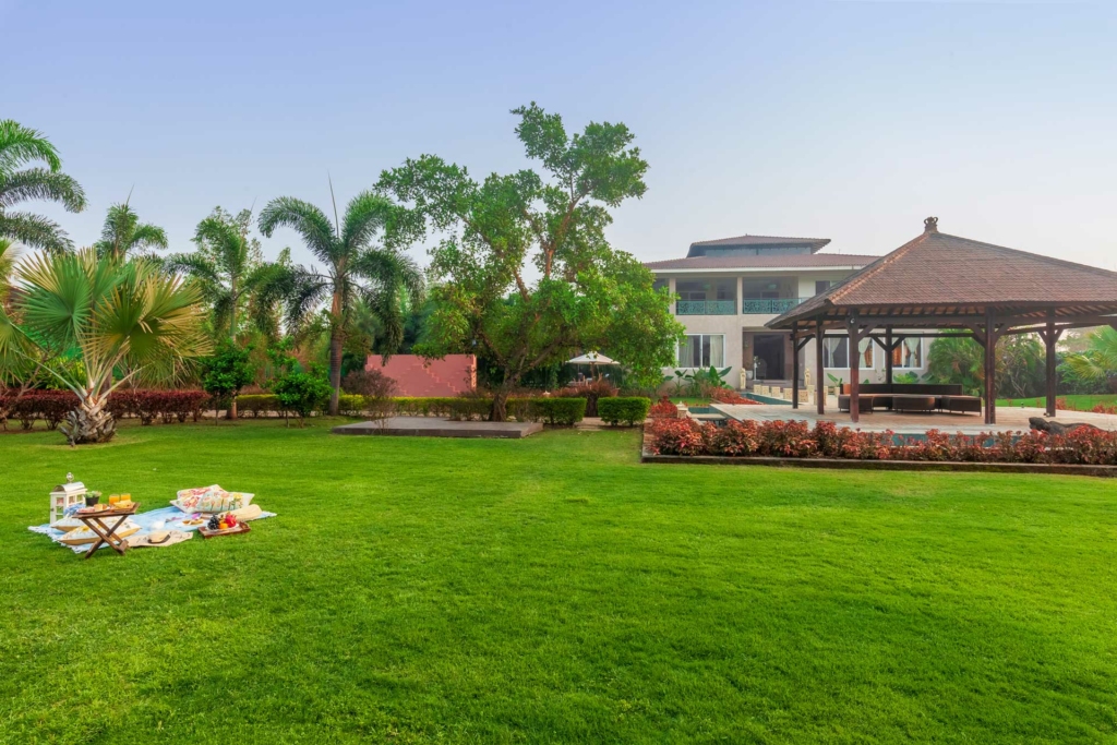 Umber villa in Alibaug by StayVista