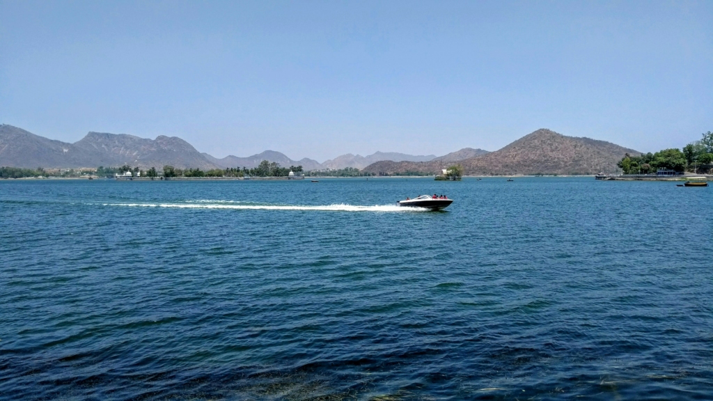 Photography spots in Udaipur - Fateh Sagar Lake