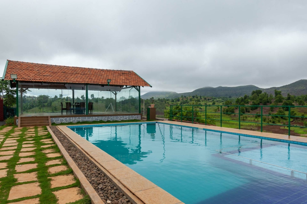 Ficus Farm by StayVista, a beautiful villa in Igatpuri with pool