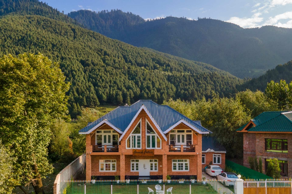 Gaash Cottage, a beautiful villa in Kashmir by StayVista