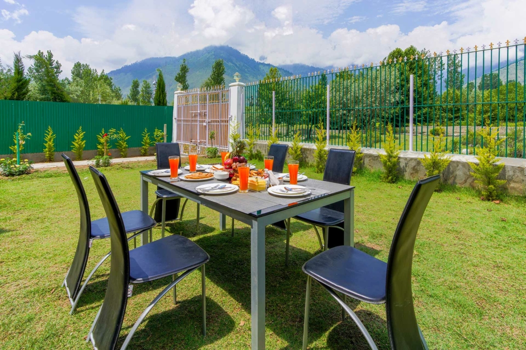 Gaash Cottage, a beautiful villa in Kashmir by StayVista