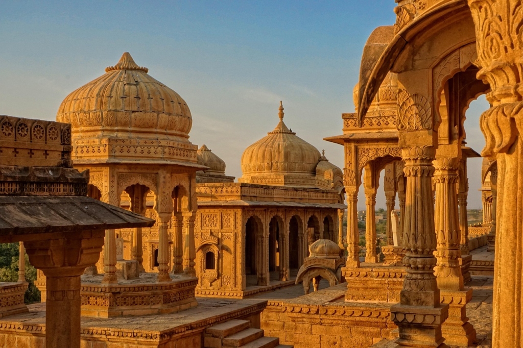 Sandstone temples in Jaisalmer Image Credits: Glavo https://pixabay.com/photos/temple-building-golden-hour-dome-3181803/