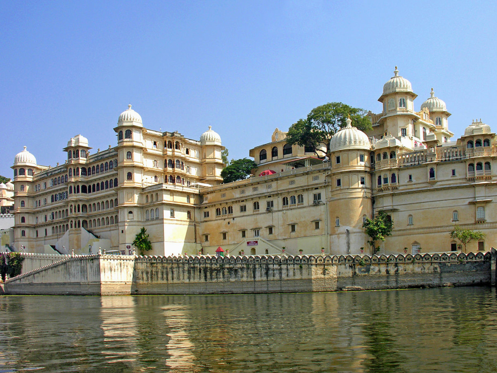 road trip to Rajasthan and places to visit in Udaipur 

PC: PDTillman via wikimedia 