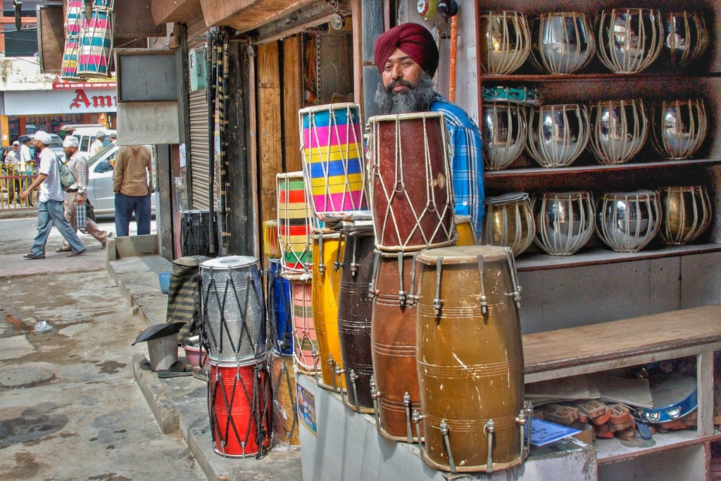 street shopping in Chandigarh
photo credits: Terry White - https://www.flickr.com/photos/theopendoor/26311628919/in/photolist-G64YAt-2oLHfK4-2eCtyxE-2jqXNQy-2jqXEyo-2gnUSa1-Dk5wRH-4mhrLc-2kx1d4t-FY2CFN-2gnVfsd-2mcNq8r-2neJ6k3-5xabFK-2gnURui-Gtjc9V-2gnUPtp-WWKbvZ-2m9VUsW-4Rr4A2-2gnVcR1-2gnUNs6-yWwSKv-4BEKih-dzpcgw-8de8Bh-ukLNJ-2gnUQsZ-8jYpJ8-rejYCH-2m4A8hg-2n77rY9-2mdXNLw-bnxfJF-5tAxj5-2onoMHe-25jjnLi-GhJ6J1-8qCdzs-ehzfQ3-6JG1Nj-2kWFomx-23jErPH-2pkmE3S-2kWuXjt-c7SGid-iLVQgD-yEojZF-2maGnB8-22Huqww