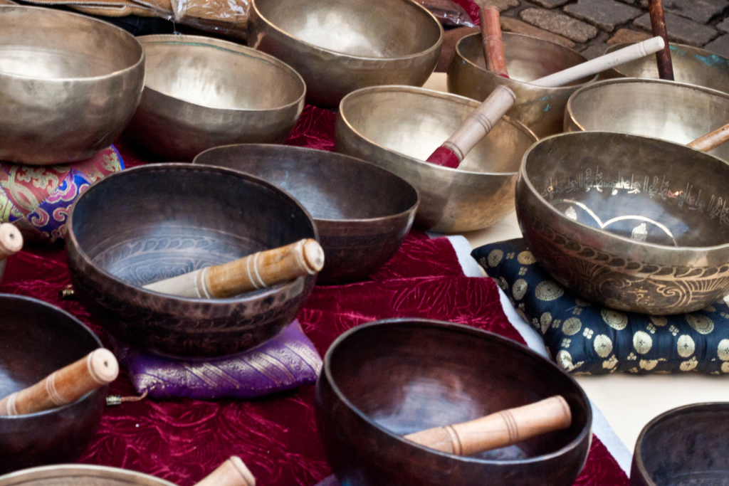 shopping in Dharamshala
PC: 
mh.xbhd.org - https://www.flickr.com/photos/mhxbhd/8330573578