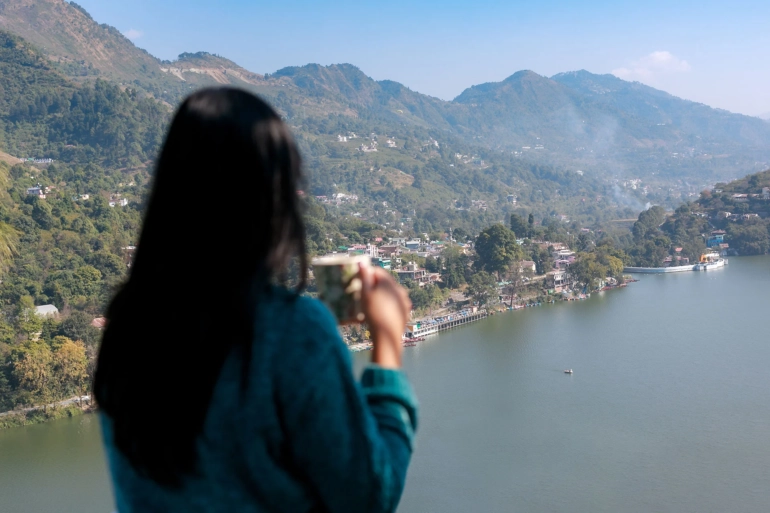 hotels near bhimtal lake