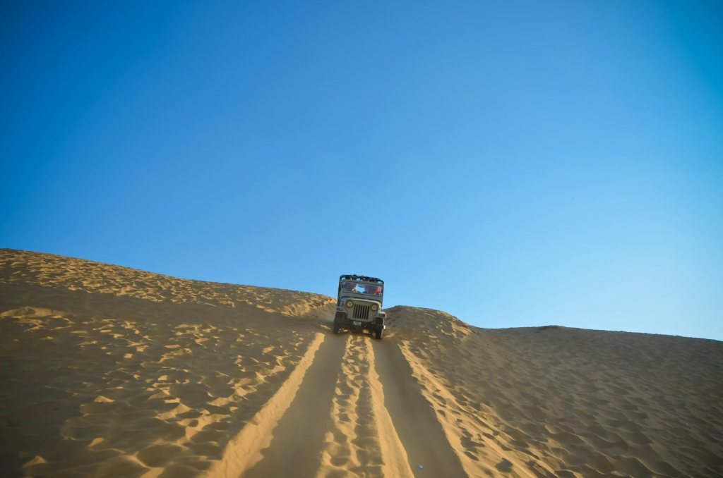 jeep safari in Thar Desert