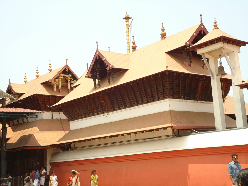 Guruvayur Temple in Thrissur
PC: RanjithSiji - https://commons.wikimedia.org/wiki/File:Guruvayur_Temple_top_view.JPG