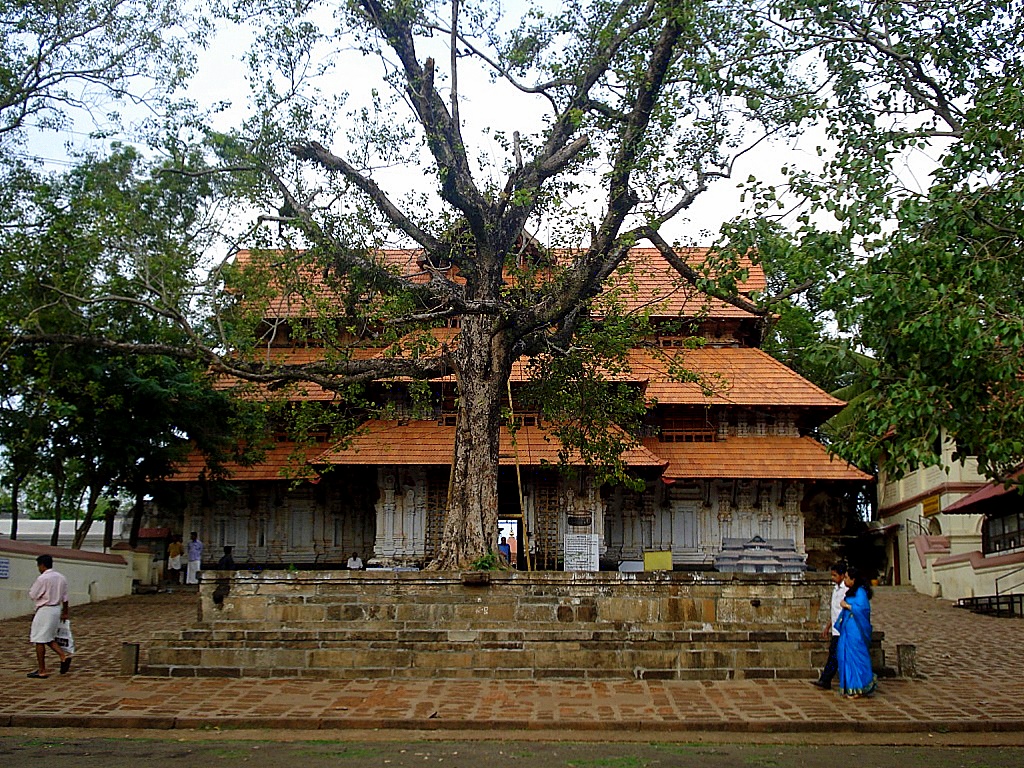 Vadakkunnathan Temple in Thrissur
pc: Aruna Radhakrishnan - https://www.flickr.com/photos/arunar/2740669696