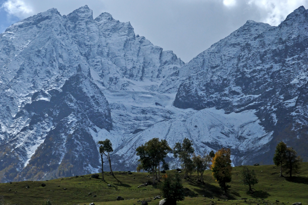 Thajiwas Glacier is amongst the best places to visit in Sonmarg 