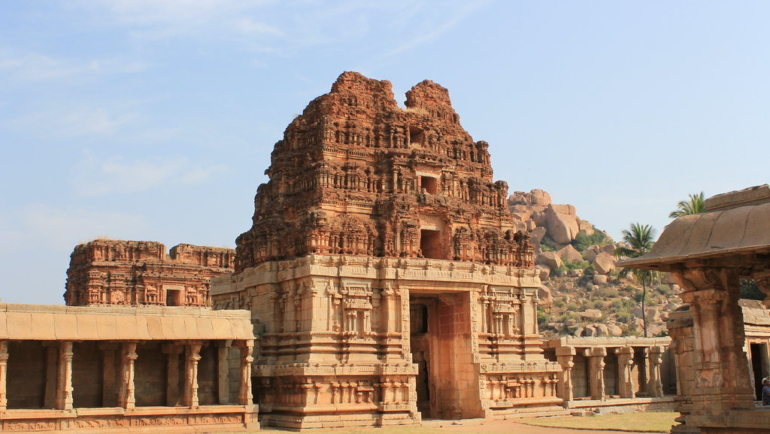 best time to visit Hampi in december PC: Arian Zwegers via Flickr https://www.flickr.com/photos/azwegers/9881829625