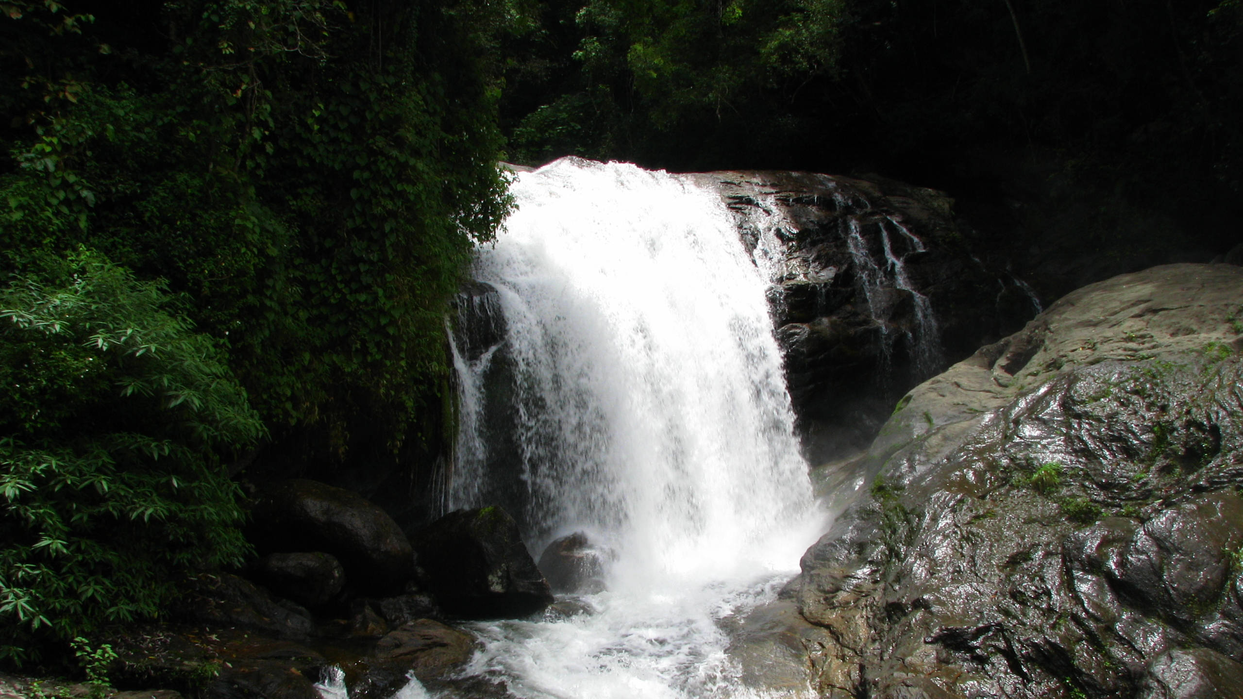 Lakkam Waterfalls