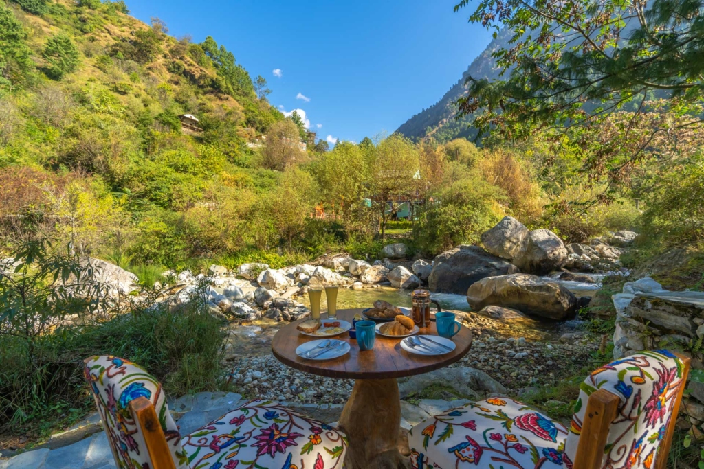 homestays in tirthan valley