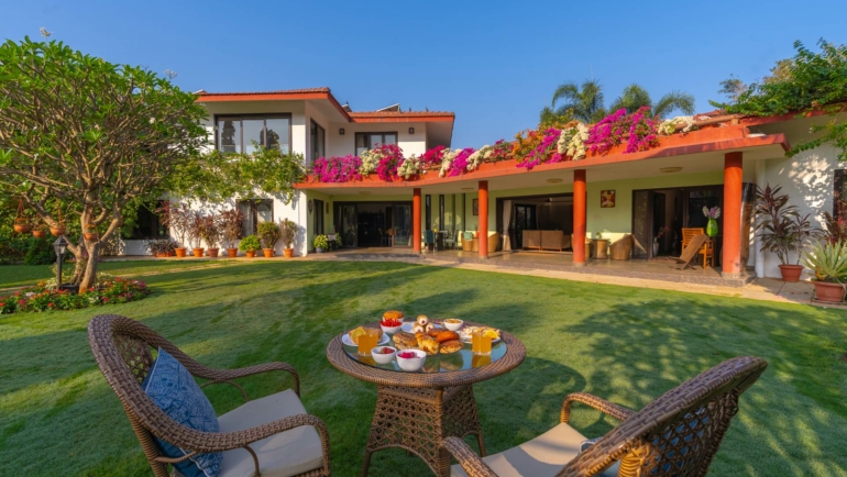 reasons to book a villa near mumbai, delhi, bangalore