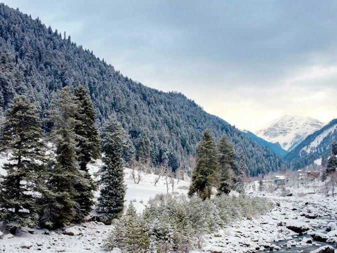 Pahalgam in Winter Season: A must visit snowfall destination in November and December in India
