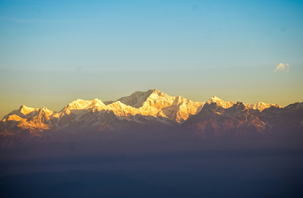 tiger hill in darjeeling view