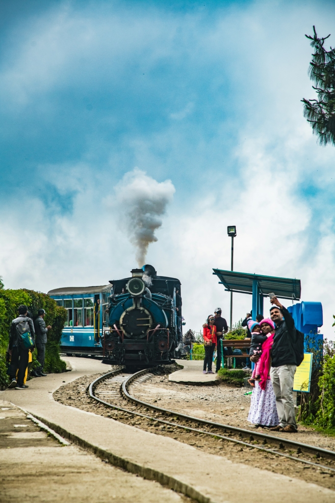 batasia loop - darjeeling toy train