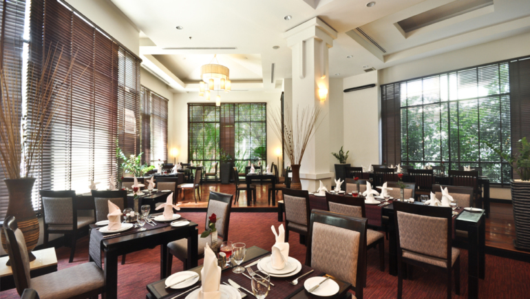 restaurants in Mumbai Image credits: Tara Angkor Hotel via Flickr https://www.flickr.com/photos/taraangkorhotel/5918481626