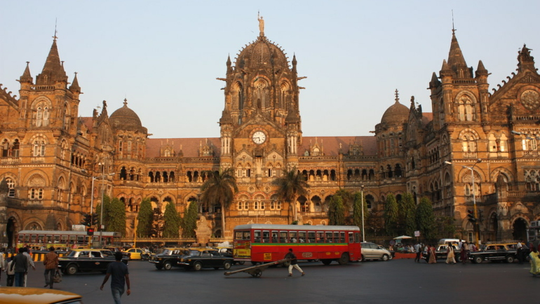 places to visit in Mumbai Image credits: Arian Zwegers via Flickr https://www.flickr.com/photos/azwegers/6362166797