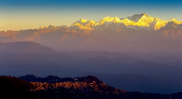 Darjeeling in December: A Complete Winter Survival Guide