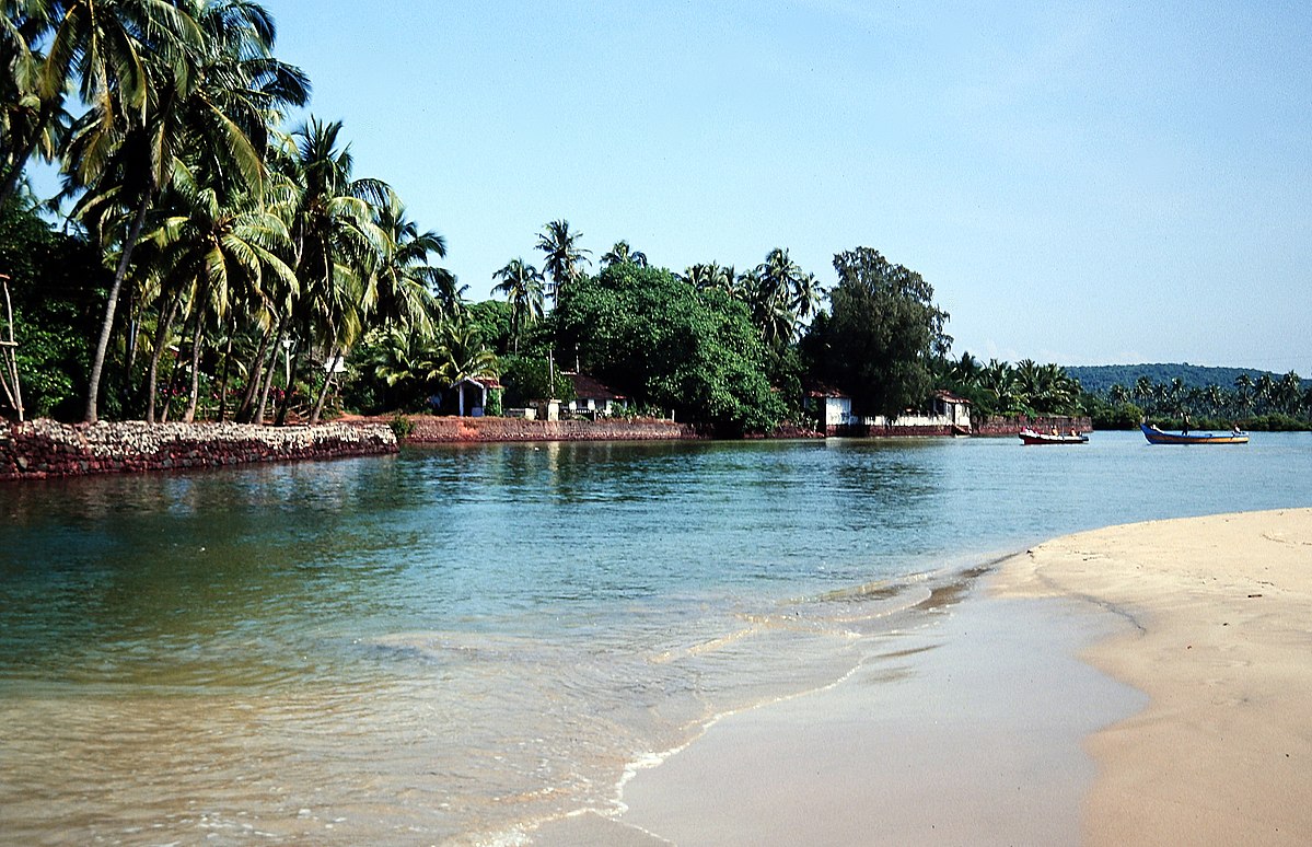 Adventure and Luxury in Goa: Private Pool Villas, Party Spots and Water Sports