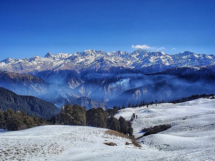 Dayara Bugyal Trek in Uttarakhand