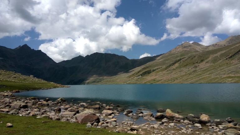 Kashmir Great Lakes Trek Image credits: Irfanrulz via Wikimedia https://commons.wikimedia.org/wiki/File:Gangbal_Lake.jpg