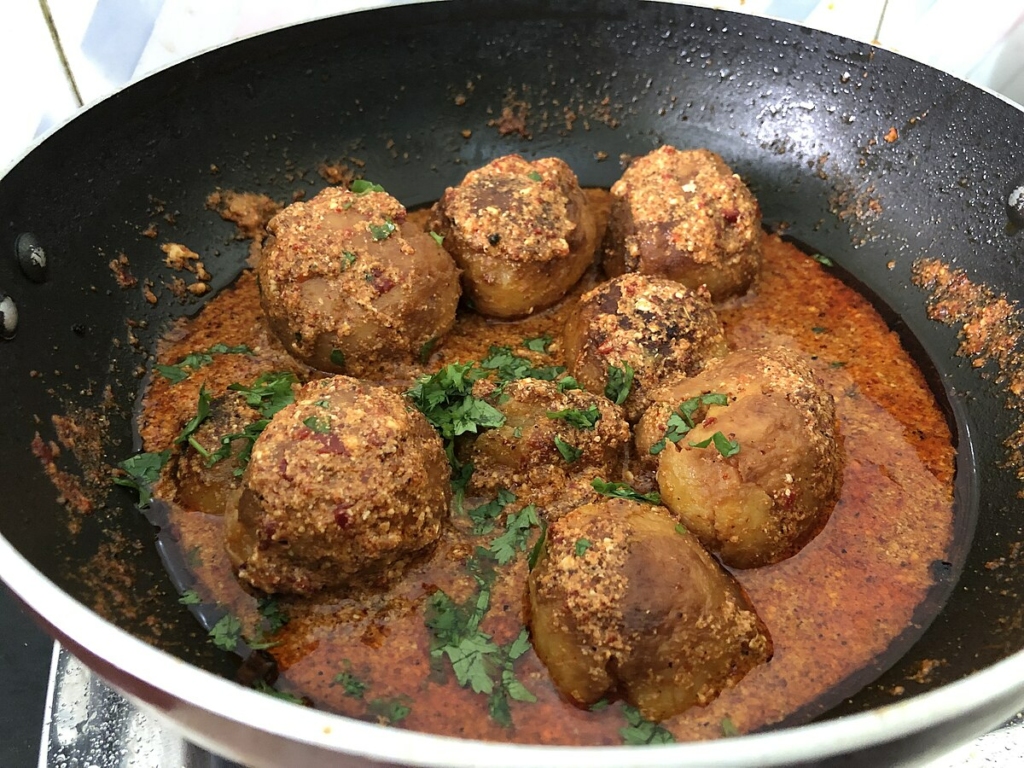  Kashmiri Dum Aloo: Food in Kashmir