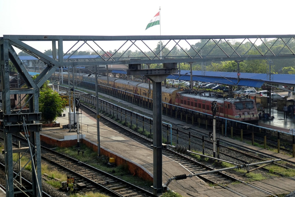 How to reach Kozhikode by train