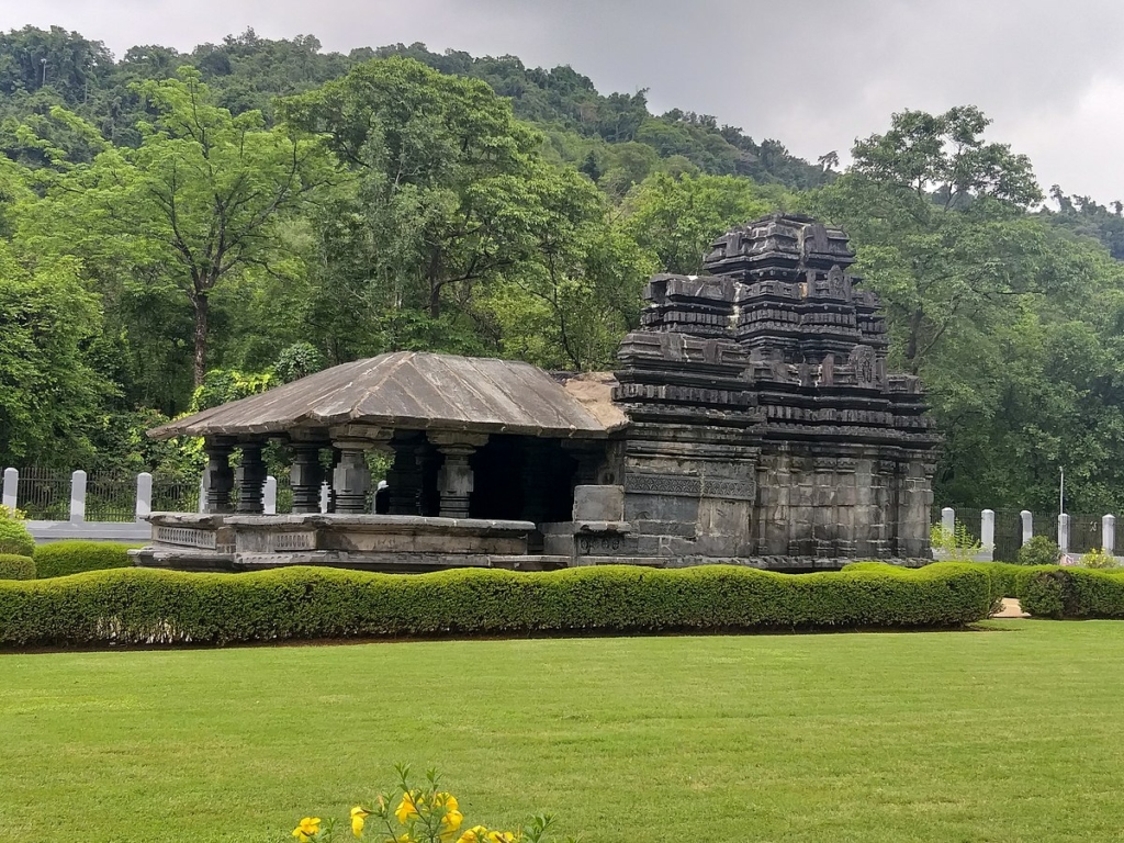 7. Tambdi Surla Temple Goa – A Glimpse into Goa’s Ancient Past