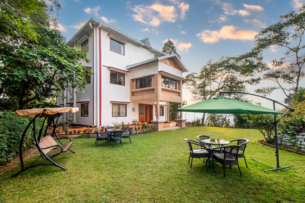 Treetops & Tea Trails - Estate Villa in Darjeeling