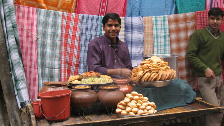 street food in Delhi Credits: Kara (barest_smidgen) via Flickr https://www.flickr.com/photos/47157908@N00/2256122360