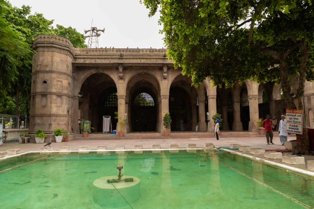 Front view of Sidi saiyad mosque in Ahmedabad