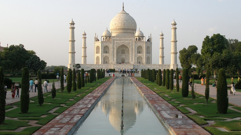 places to visit in Agra