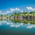 dal lake in srinagar