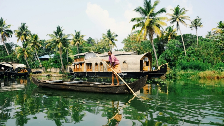 houseboats in kerala