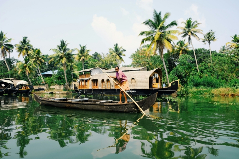 houseboats in kerala