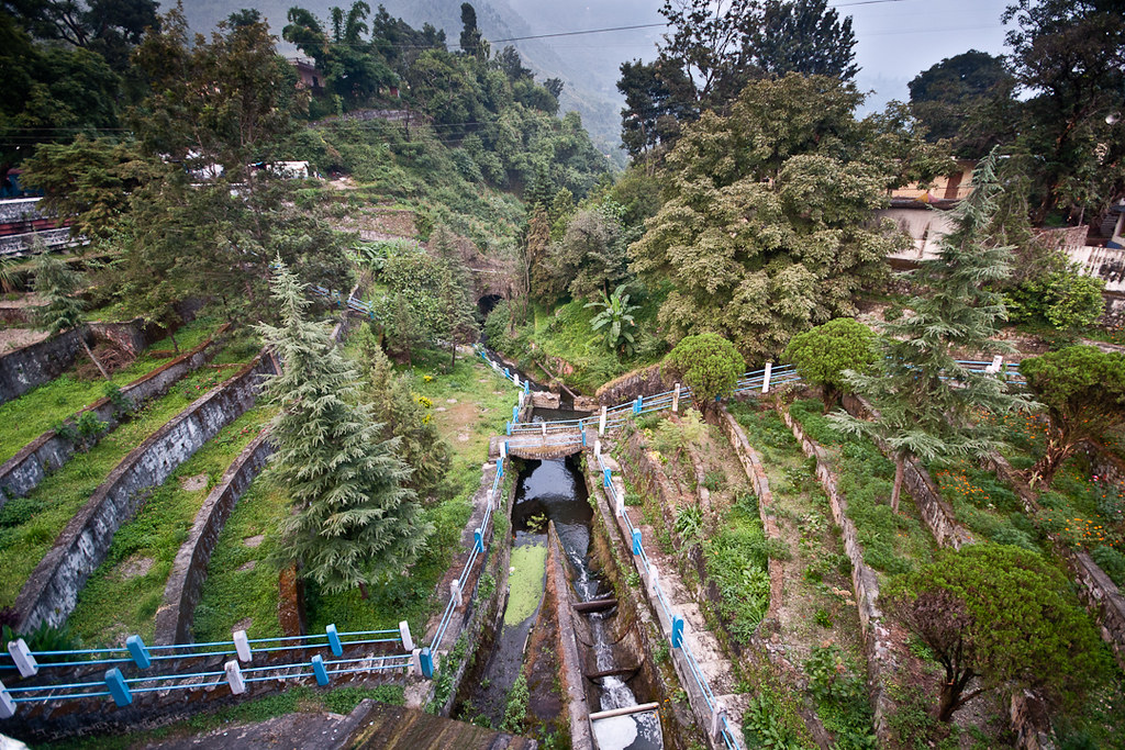 Stay in Bhimtal and visit the dam