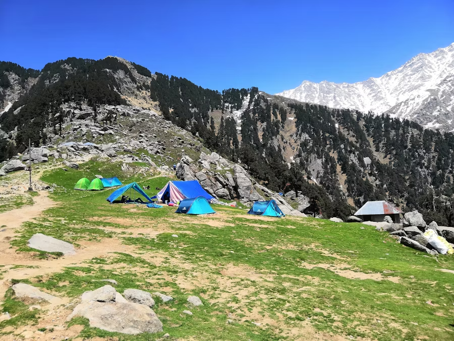 camping for treks in Himachal